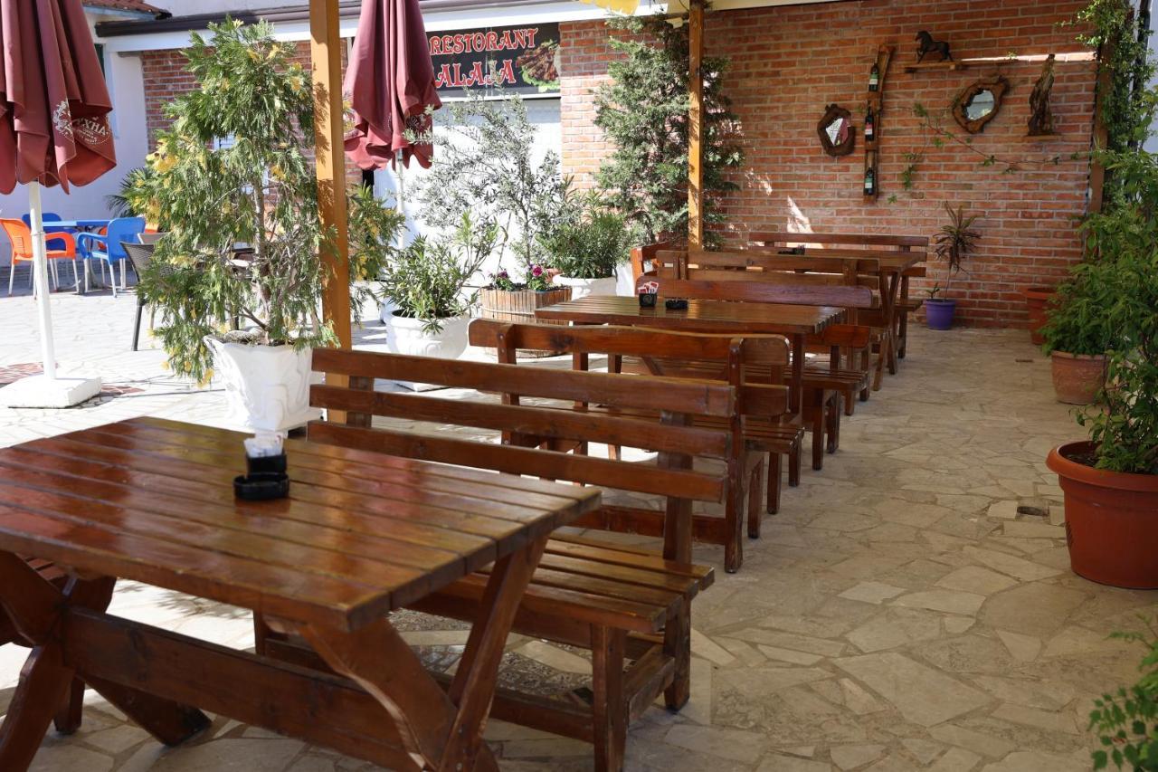 Hotel Kalaja Boks Екстер'єр фото