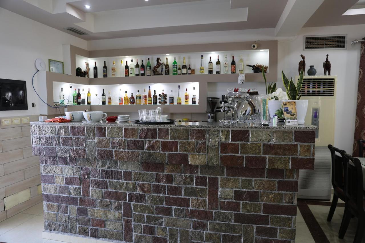 Hotel Kalaja Boks Екстер'єр фото