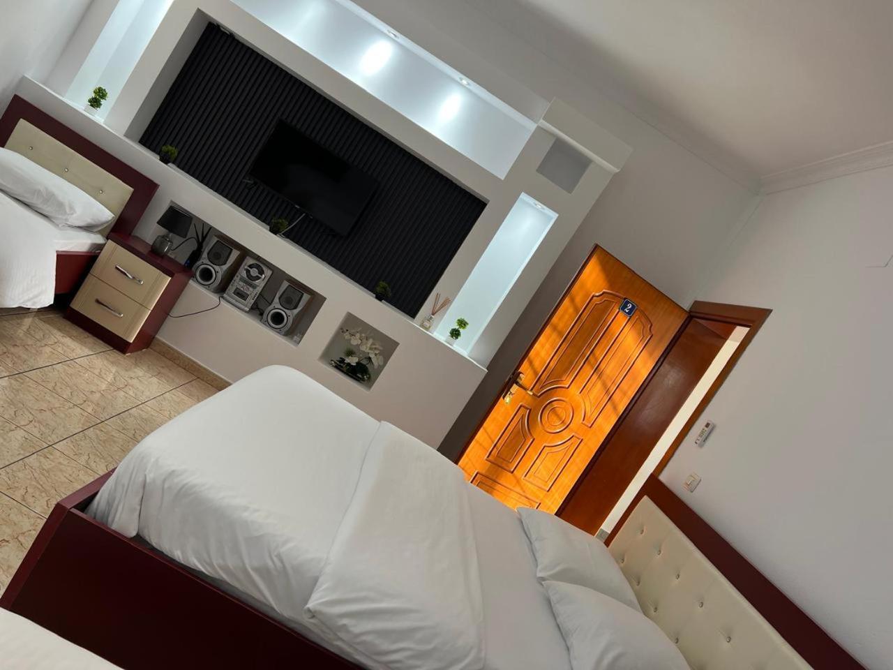 Hotel Kalaja Boks Екстер'єр фото